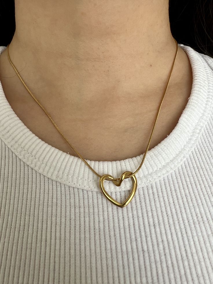 love pendant chain golden 2